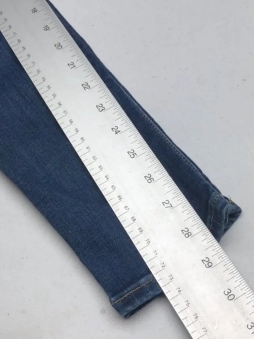RARE VINTAGE SILVER BLEECKER  SUPER SKINNY JEANS 26x29 🦋